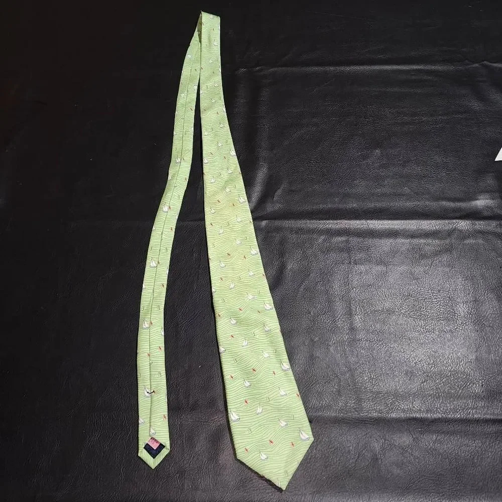 Vineyard Vines Mens Green Silk Sailboat Neck Tie